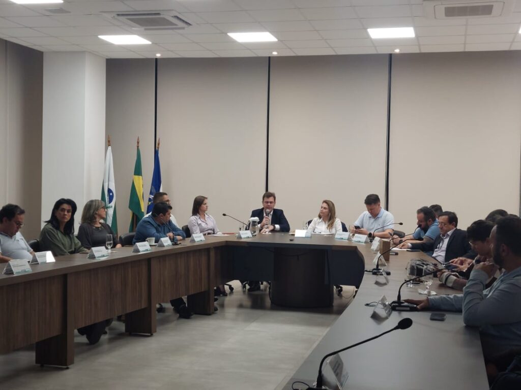 O processo de licitação do transporte público em Ponta Grossa foi tema de debate na reunião da diretoria da Associação Comercial, Industrial e Empresarial de Ponta Grossa (ACIPG)