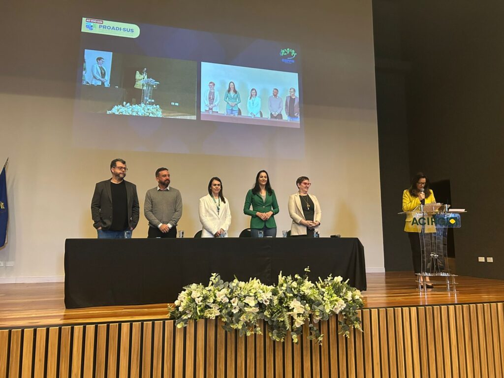 A Associação Comercial, Industrial e Empresarial de Ponta Grossa (ACIPG) sediou na quarta-feira (10) a cerimônia de abertura do curso de aperfeiçoamento no Manejo Clínico na Atenção Primária à Saúde 