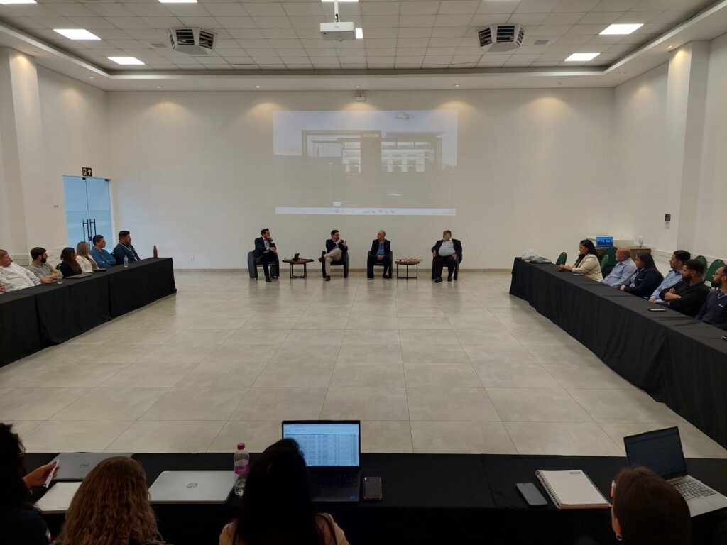 A sede da Associação Comercial, Industrial e Empresarial de Ponta Grossa (ACIPG) foi palco de um importante debate sobre a Reforma Tributária no último dia 24 de outubro