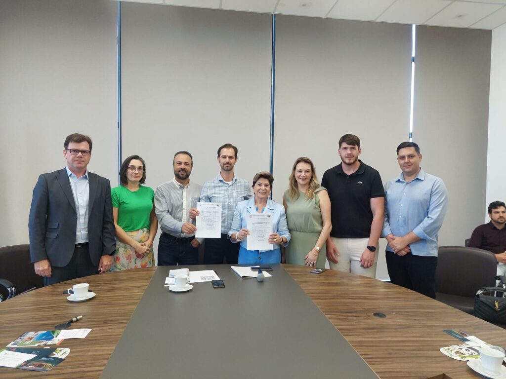 A ACIPG) foi palco na última quinta-feira (27) da assinatura do decreto que atualiza o Plano Diretor do município