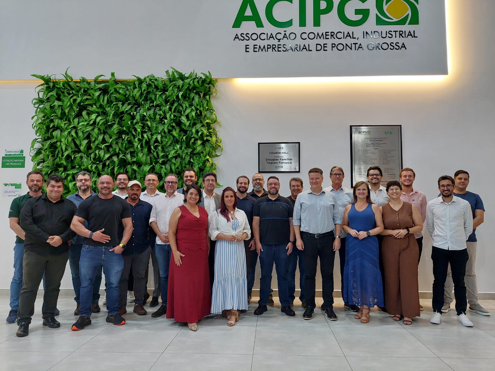 Leonardo Puppi Bernardi é aclamado novo presidente da ACIPG