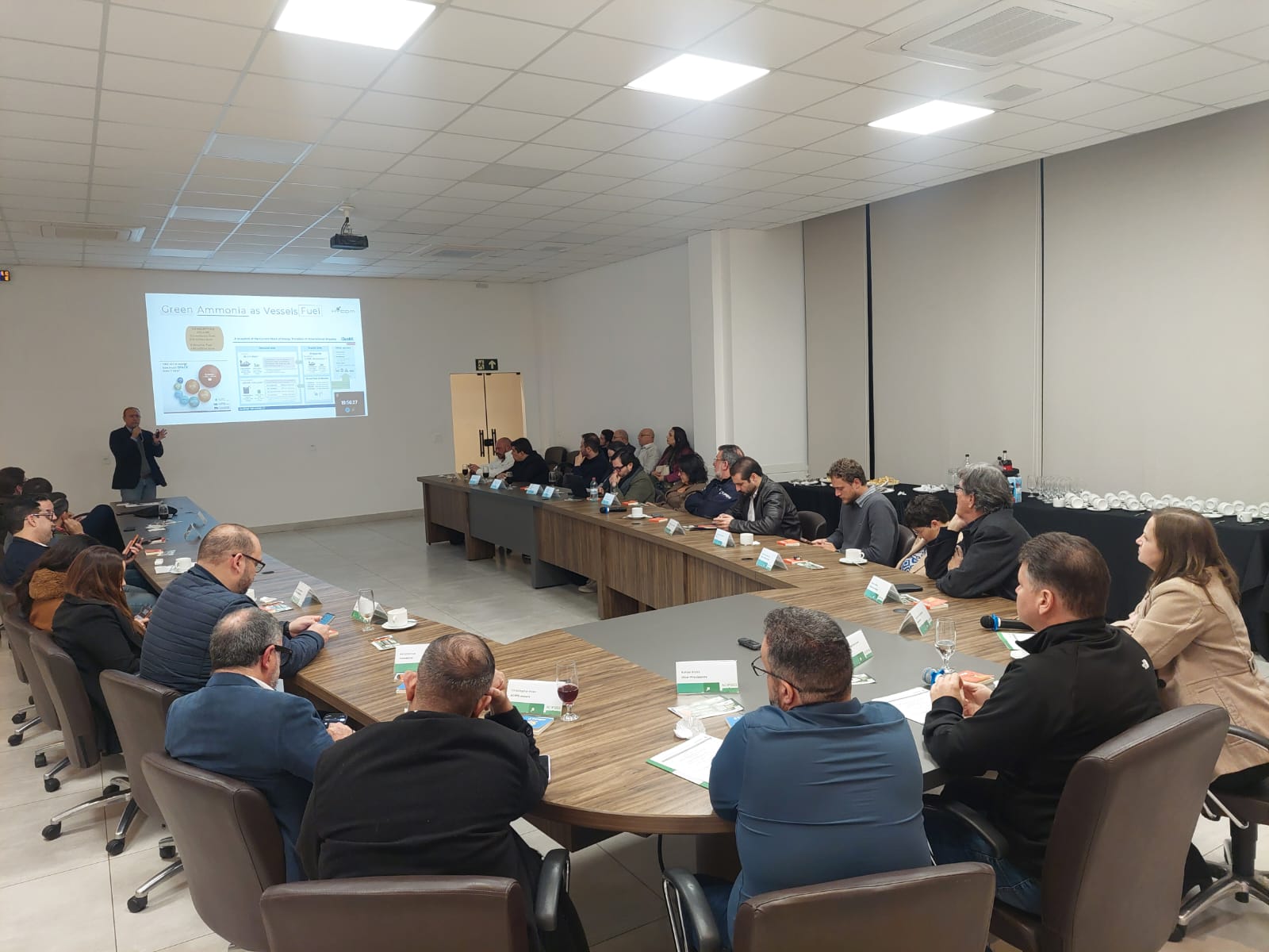 Hycom apresenta à diretoria da ACIPG