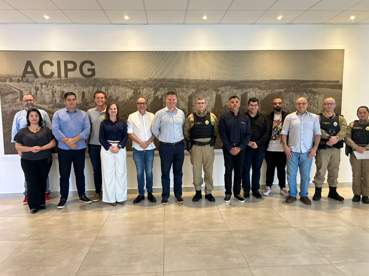 Novo comandante do 4º CRPM visita ACIPG